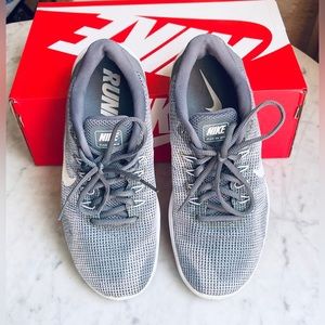Size 8 Nike Womens Flex 2018 RN AA7408-010 Gray Running Shoes Sneakers